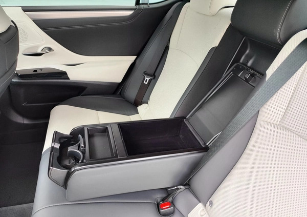 Lexus ES cena 199900 przebieg: 51114, rok produkcji 2021 z Izbica Kujawska małe 562